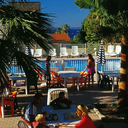 Les Lionceaux By Popinns Resort *